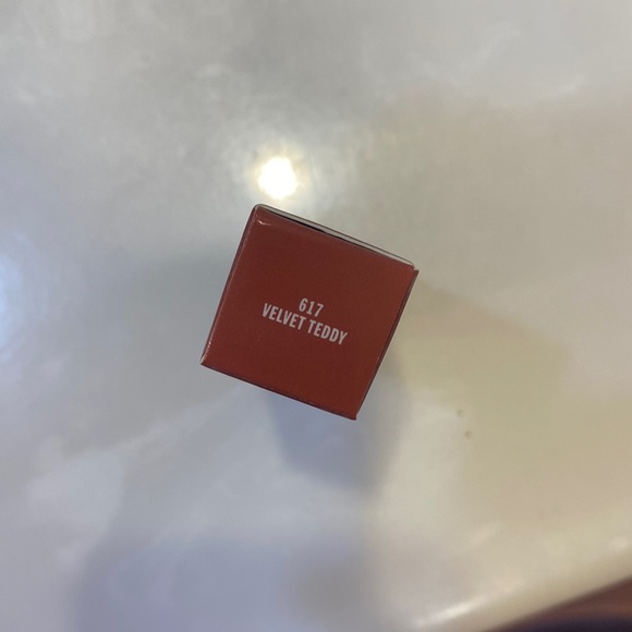 💋Velvet Teddy matte lipstick - Picture 1 of 6